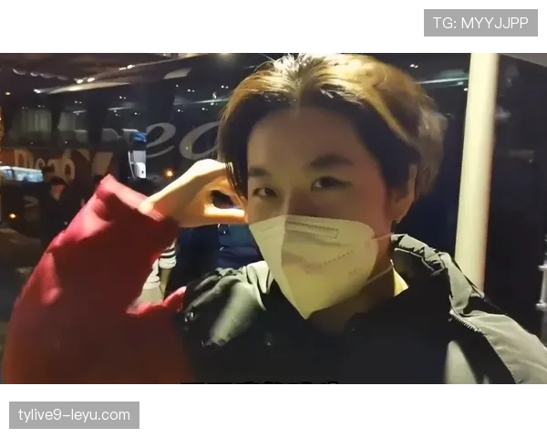 贾一凡连买衣服都像大明星，钱包瘪了都不带声儿的？